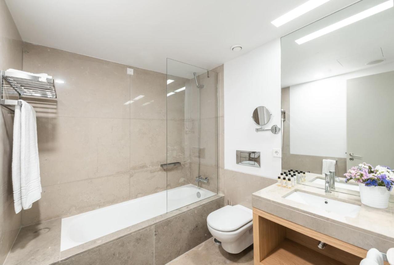 Apartamento com 2 Quartos e Vista Mar